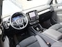 Volvo XC40 B4 Plus Black Edition | Panoramadak | Stoel-/ stuurverwarming | Memory stoelen elektrisch bedienbaar