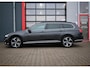 Volkswagen Passat Variant Business 1.4 TSI PHEV GTE Business 218PK | Pano | Led | Carplay | Trekhaak | ACC | Stoel & Stuurwielverwarming | Trekhaak | Leder | Massage | Virtual Cockpit | SOH 93%