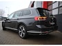Volkswagen Passat Variant Business 1.4 TSI PHEV GTE Business 218PK | Pano | Led | Carplay | Trekhaak | ACC | Stoel & Stuurwielverwarming | Trekhaak | Leder | Massage | Virtual Cockpit | SOH 93%