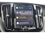 Volvo XC60 2.0 T6 Plug-in hybrid AWD Ultra Dark | 360 Camera | Luchtvering | Head-up display | Schuif / kanteldak |