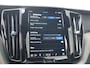 Volvo XC60 2.0 T6 Plug-in hybrid AWD Ultra Dark | 360 Camera | Luchtvering | Head-up display | Schuif / kanteldak |