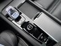 Volvo XC60 Plug-in Hybrid T6 AWD Ultra Black Edition | Long Range | Luchtvering | Trekhaak | Head-up display | 360 camera | Google Maps navigatie | Stoel- en stuurverwarming | Achterbank verwarming | Getint glas | 21 inch velgen |