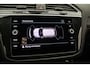 Volkswagen Tiguan R-Line Business+ 1.5 TSI 150pk DSG Automaat Adaptive cruise control, Elektrische achterklep, Black Style, Navigatie, Parkeersensoren, App connect, Stoelverwarming