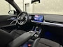 BMW X1 18i M-Sport | Panorama | Sportstoelen | Keyless-Entry | Sfeerverlichting | Achteruitrij-Camera | 5x op voorraad | Carplay | Full-LED | Black-Optic | Getint Glas | Stoelverwarming | Draadloos Laden |