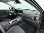 Hyundai Kona Electric EV Comfort Smart 64 kWh | SoH 96% | Stoel + stuurverwarming | All Season banden | LED | Privacy glass |
