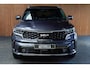 Kia Sorento 1.6 T-GDI Plug-in Hybrid 4WD Pano HUD Leer 360° Bose ACC Navi PDC Memory seats Stoelventilatie Stoelverwarming voor & achter Climate voor & achter Elektr. achterklep LM velgen Fabrieksgarantie tot 6-2029 BTW auto