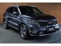 Kia Sorento 1.6 T-GDI Plug-in Hybrid 4WD Pano HUD Leer 360° Bose ACC Navi PDC Memory seats Stoelventilatie Stoelverwarming voor & achter Climate voor & achter Elektr. achterklep LM velgen Fabrieksgarantie tot 6-2029 BTW auto