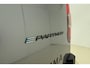 Peugeot e-Partner 136 L1 50 kWh | Climate Control | Cruise Control | Houten laadvloer | Stoel-, voorruit- en stuurverwarming | Warmtepomp | LED koplampen
