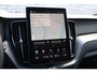 Volvo XC60 2.0 T8 Plug-in Hybrid AWD Plus Black Edition | Long Range PHEV | Facelift | Panoramadak | 360 Graden Camera | Harman Kardon Audio | Lichtmetalen Velgen 21 inch | Sportstoelen | Keyless Entry | Stuur- / Stoelverwarming | Keyless | Navigatie | Apple Carplay | Android Auto