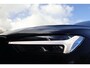 Volvo XC60 2.0 T8 Plug-in Hybrid AWD Plus Black Edition | Long Range PHEV | Facelift | Panoramadak | 360 Graden Camera | Harman Kardon Audio | Lichtmetalen Velgen 21 inch | Sportstoelen | Keyless Entry | Stuur- / Stoelverwarming | Keyless | Navigatie | Apple Carplay | Android Auto