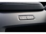 Volvo XC60 2.0 T8 Plug-in Hybrid AWD Plus Black Edition | Long Range PHEV | Facelift | Panoramadak | 360 Graden Camera | Harman Kardon Audio | Lichtmetalen Velgen 21 inch | Sportstoelen | Keyless Entry | Stuur- / Stoelverwarming | Keyless | Navigatie | Apple Carplay | Android Auto