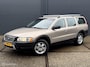 Volvo XC70 2.5 T AWD Kinetic - TREKHAAK - ECC - CRUISE CONTROLE - LM VELGEN - BLUETOOTH - PARKEERSENSOREN - 1800 KG TREKGEWICHT - NAP - NL AUTO - APK 18-01-2027 -