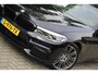 BMW 5-Serie 520d xDrive M-SPORT | ADAPTIVE CRUISE | MEMORY SEATS | HEAD-UP | DODE HOEK DETECTIE | STOEL + STUUR VERWARMING | 19'' LMV | ALCANTARA SPORT STOELEN | PRACHTIGE STAAT!