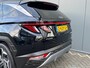Hyundai Tucson 1.6 T-GDI 265pk PHEV Premium 4WD (299,- p/m Demo Deal!) | Leder | Carplay | Climate | Keyless | Navigatie | Elek. Klep | Full - Led | 360 Camera | KRELL Audio | Elek. Stoelen | 19" Lichtmetaal | Winterpakket | Stoelventilatie | Dodehoek Detectie