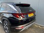 Hyundai Tucson 1.6 T-GDI 265pk PHEV Premium 4WD (299,- p/m Demo Deal!) | Leder | Carplay | Climate | Keyless | Navigatie | Elek. Klep | Full - Led | 360 Camera | KRELL Audio | Elek. Stoelen | 19" Lichtmetaal | Winterpakket | Stoelventilatie | Dodehoek Detectie