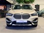 BMW X1 xDrive25e High Executive Kaschmirsilber | Beige leder | Camera | HUD | Stoelverwarming | 4x4