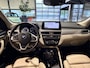 BMW X1 xDrive25e High Executive Kaschmirsilber | Beige leder | Camera | HUD | Stoelverwarming | 4x4