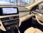 BMW X1 xDrive25e High Executive Kaschmirsilber | Beige leder | Camera | HUD | Stoelverwarming | 4x4