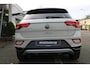 Volkswagen T-Roc 1.5 TSI 150pk Style DSG Automaat / Navigatie / LM 17 inch / LED Plus / Dig dashboard / Park Assist / Afn trekhaak