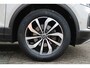 Volkswagen T-Roc 1.5 TSI 150pk Style DSG Automaat / Navigatie / LM 17 inch / LED Plus / Dig dashboard / Park Assist / Afn trekhaak