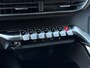 Peugeot 3008 1.2 PureTech Active Pack Adeptieve cruise control | Keyless start | Achteruitrijcamera | Parkeersensoren voor & achter | Lichtmetalen velgen 17"