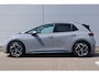 Volkswagen ID.3 204pk First Plus 58 kWh Camera Led Matrix 19"velgen Privacy glass ps