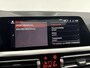BMW 3-Serie 318i High Executive M-Sport | Pano | Virtual | Sfeer | Camera | HuD | Carplay | Stoelverw.