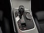 BMW 3-Serie 318i High Executive M-Sport | Pano | Virtual | Sfeer | Camera | HuD | Carplay | Stoelverw.