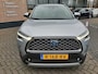Toyota Corolla Cross 2.0 High Power Hybrid First Edition BLIND-SPOT ELEK-ACHTERKLEP KEYLESS LM-VELGEN PARK-SENSOREN APPLE/ANDROID STOELVERW DRAADLOOS-LADEN AD-CRUISE BLUETOOOTH DAB+