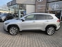 Toyota Corolla Cross 2.0 High Power Hybrid First Edition BLIND-SPOT ELEK-ACHTERKLEP KEYLESS LM-VELGEN PARK-SENSOREN APPLE/ANDROID STOELVERW DRAADLOOS-LADEN AD-CRUISE BLUETOOOTH DAB+