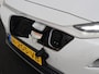 Hyundai Kona Electric EV Premium 64 kWh | SOH 100% | 3 Fase | Stoelventilatie | Leder | Head-Up | Warmtepomp | Trekhaak | Achterbankverwarming | Adaptive cruise | Camera | Carplay | Full LED