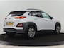 Hyundai Kona Electric EV Premium 64 kWh | SOH 100% | 3 Fase | Stoelventilatie | Leder | Head-Up | Warmtepomp | Trekhaak | Achterbankverwarming | Adaptive cruise | Camera | Carplay | Full LED