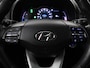 Hyundai Kona Electric EV Premium 64 kWh | SOH 100% | 3 Fase | Stoelventilatie | Leder | Head-Up | Warmtepomp | Trekhaak | Achterbankverwarming | Adaptive cruise | Camera | Carplay | Full LED