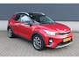 Kia Stonic 100pk DynamicPlusLine I Parkeersensoren I Camera Achter I Trekhaak I NAVI I Airco