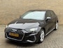 Audi A3 Sportback 40 TFSI e PHEV Edition S-line | Adaptieve cruise | Navigatie | Camera | Half leder met sportstoelen | Apple CarPlay / Android Auto | Afneembare trekhaak | Virtual cockpit | LED | DAB | Elektrische achterklep | Stoelverwarming | Volledig onderhouden!