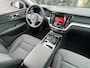 Volvo V60 2.0 T6 Plug-in hybrid AWD Business Edition PHEV, Long range, Automaat, 19 inch R-design dark wielen, Stoelverwarming voor- en achter, Stuurverwarming, Park assist voor- en achter