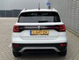 Volkswagen T-Cross 1.0 TSI Style / Digitaal dashboard / Climate controle / Camera / Parkeersensoren V+A / Navigatie /