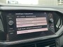 Volkswagen T-Cross 1.0 TSI Style / Digitaal dashboard / Climate controle / Camera / Parkeersensoren V+A / Navigatie /