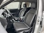 Volkswagen T-Cross 1.0 TSI Style / Digitaal dashboard / Climate controle / Camera / Parkeersensoren V+A / Navigatie /