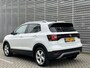 Volkswagen T-Cross 1.0 TSI Style / Digitaal dashboard / Climate controle / Camera / Parkeersensoren V+A / Navigatie /