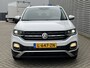 Volkswagen T-Cross 1.0 TSI Style / Digitaal dashboard / Climate controle / Camera / Parkeersensoren V+A / Navigatie /