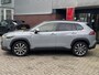 Toyota Corolla Cross 2.0 HYBRID FIRST EDITION BLIND-SPOT ELEK-ACHTERKLEP KEYLESS LM-VELGEN PARK-SENSOREN APPLE/ANDROID STOELVERW DRAADLOOS-LADEN AD-CRUISE BLUETOOOTH DAB+