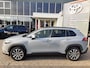 Toyota Corolla Cross 2.0 High Power Hybrid First Edition BLIND-SPOT ELEK-ACHTERKLEP KEYLESS LM-VELGEN PARK-SENSOREN APPLE/ANDROID STOELVERW DRAADLOOS-LADEN AD-CRUISE BLUETOOOTH DAB+