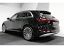 Audi E-tron 55 quattro Business Edition Plus 95 kWh / SOH 89% / Panoramadak / Elektr. verstelbare voorstoelen (links memory) / Luchtvering / Apple Carplay - Android Auto / Ambienteverlichting / Matrix LED koplampen / Stoelverwarming / Achteruitrijcamera / Adaptive Cruise Control / Audi Sound System /
