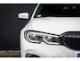 BMW 3-Serie Touring 320i High Executive | Trekhaak | Camera | 100% Dealer Onderhouden | Memory Stoelen | Elektrische achterklep | Leder |