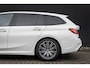 BMW 3-Serie Touring 320i High Executive | Trekhaak | Camera | 100% Dealer Onderhouden | Memory Stoelen | Elektrische achterklep | Leder |