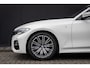 BMW 3-Serie Touring 320i High Executive | Trekhaak | Camera | 100% Dealer Onderhouden | Memory Stoelen | Elektrische achterklep | Leder |