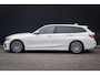 BMW 3-Serie Touring 320i High Executive | Trekhaak | Camera | 100% Dealer Onderhouden | Memory Stoelen | Elektrische achterklep | Leder |