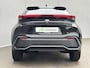 Toyota C-HR 1.8 Hybrid 140 First Edition Automaat / Fabrieksgarantie tot 10 jaar mogelijk * / Stuur-, stoel- en voorruitverwarming / Navigatie / Elektrische Achterklep / Camera / Dual Zone Climate Control / Apple Carplay/Android auto / 18" LM wielen /