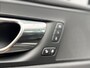 Volvo XC60 2.0 T5 Momentum | Leder | Zitvlakverlengers | Trekhaak | Panoramisch schuif/kanteldak | Adaptieve Cruise Control | NL-Auto |